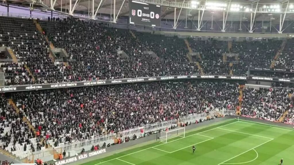42. ve 53. madde ne diyor? “Hükümet istifa” tezahüratlarına ceza yolda