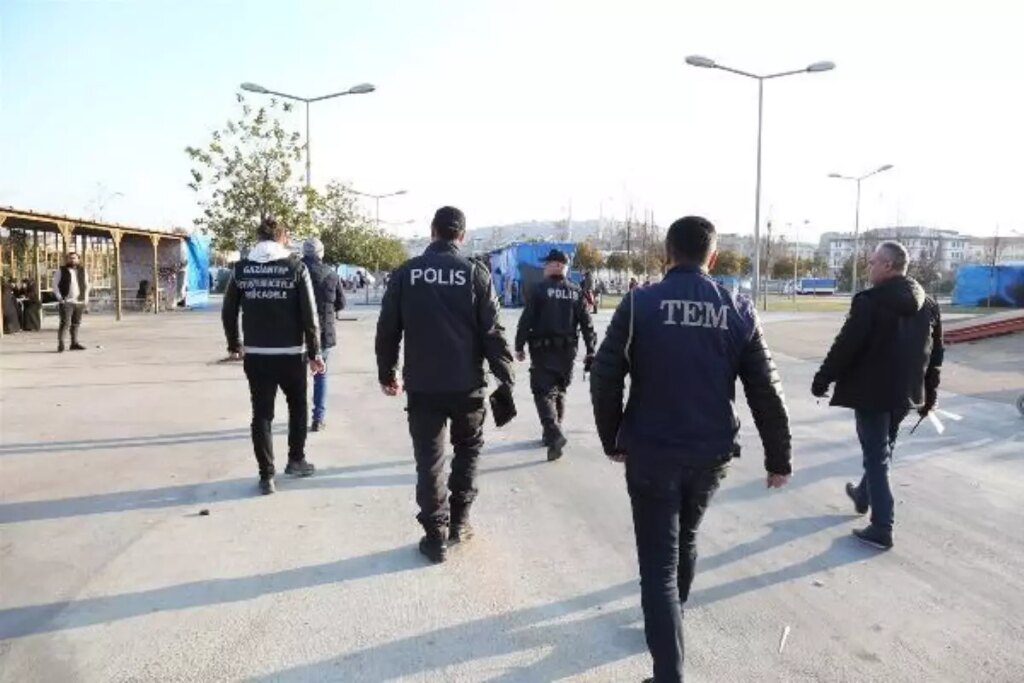 81 ilde ‘genel asayiş’ ve ‘narkotik’ uygulamasında aranan 901 kişi yakalandı