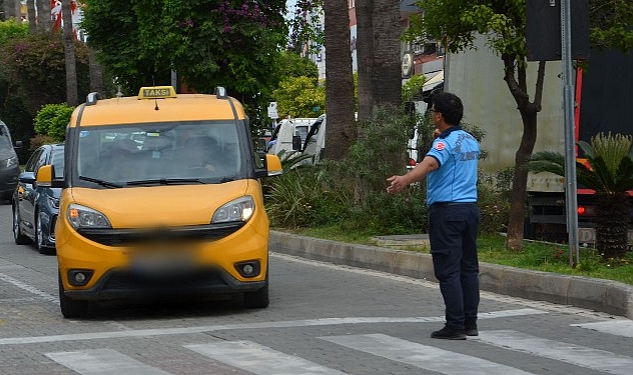 Alanya’da sezon öncesi taksi ve halk otobüsleri denetleniyor