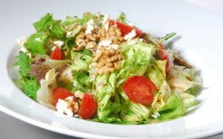 Ana yemek olarak salatalar