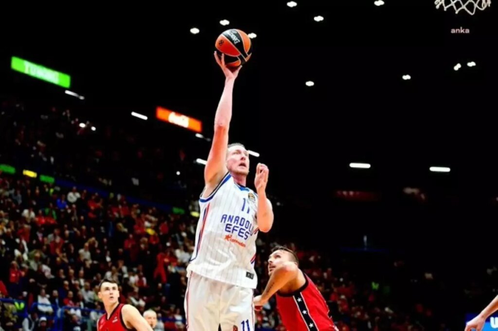 Anadolu Efes, Milano’yu Yendi