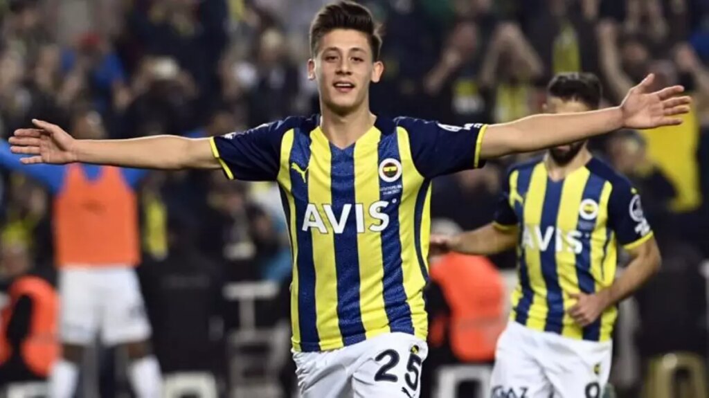 Arda Güler’in ailesi devreye girdi! Fenerbahçe yeni sözleşmeye bomba bir madde ekleyecek