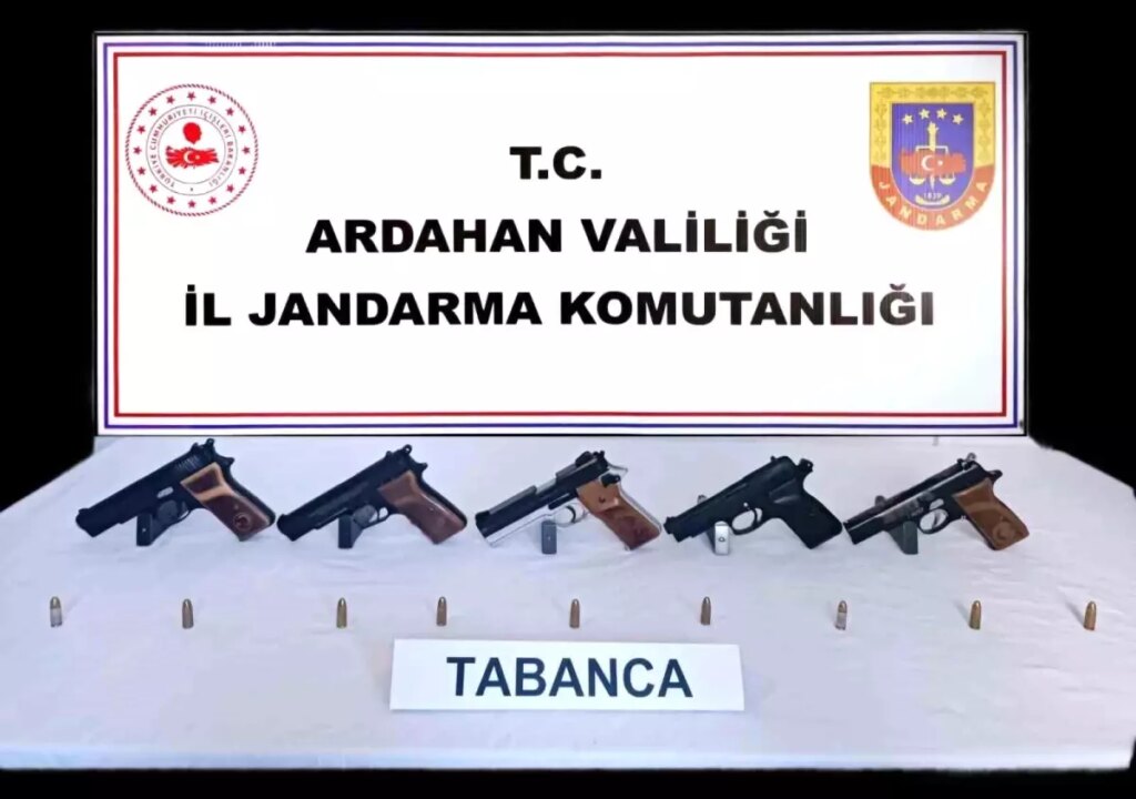 Ardahan’da Ruhsatsız Tabanca Ele Geçirildi