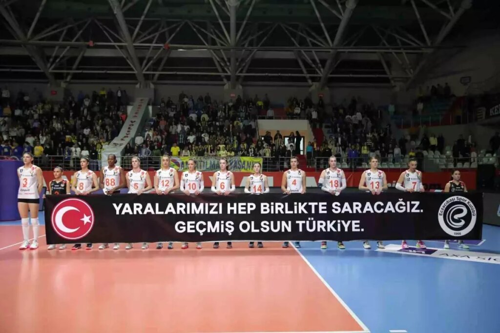 AXA Sigorta Kupa Voley: Fenerbahçe Opet: 3 Eczacıbaşı Dynavit: 0