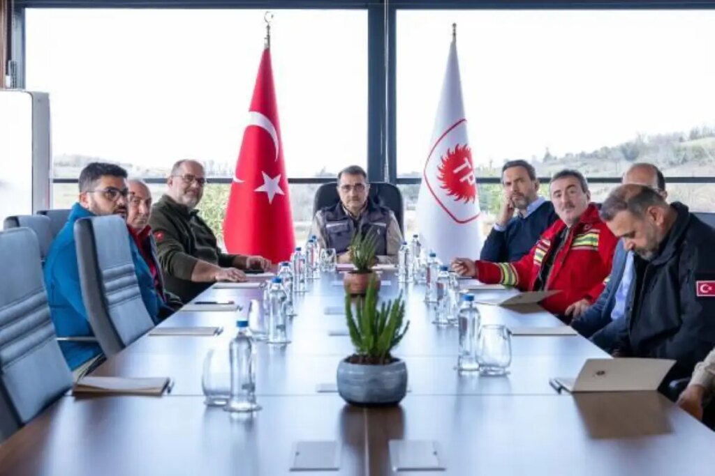 Bakan Dönmez: Yerli gazımızı nisan sonu, mayıs başı gibi buluşturacağız
