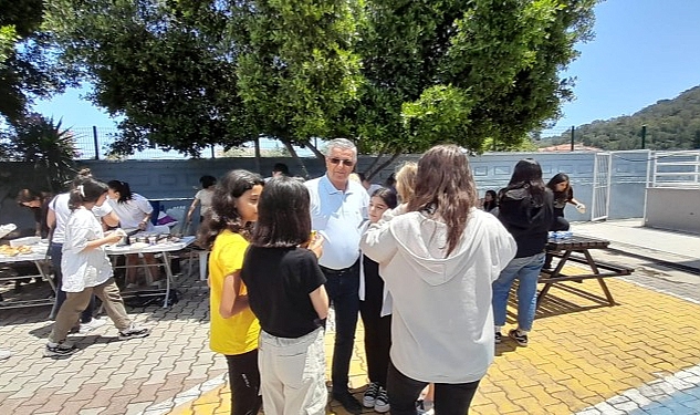 Başkan Topaloğlu kermese katıldı