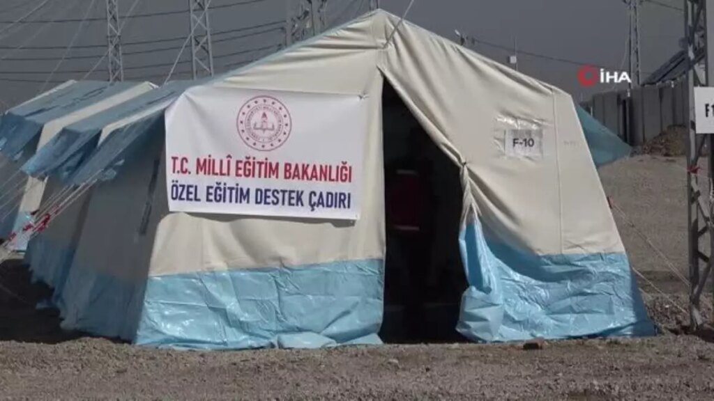 Diyarbakır’da depremzede çocuklara ‘mini eğitim kampüsü’ kuruldu