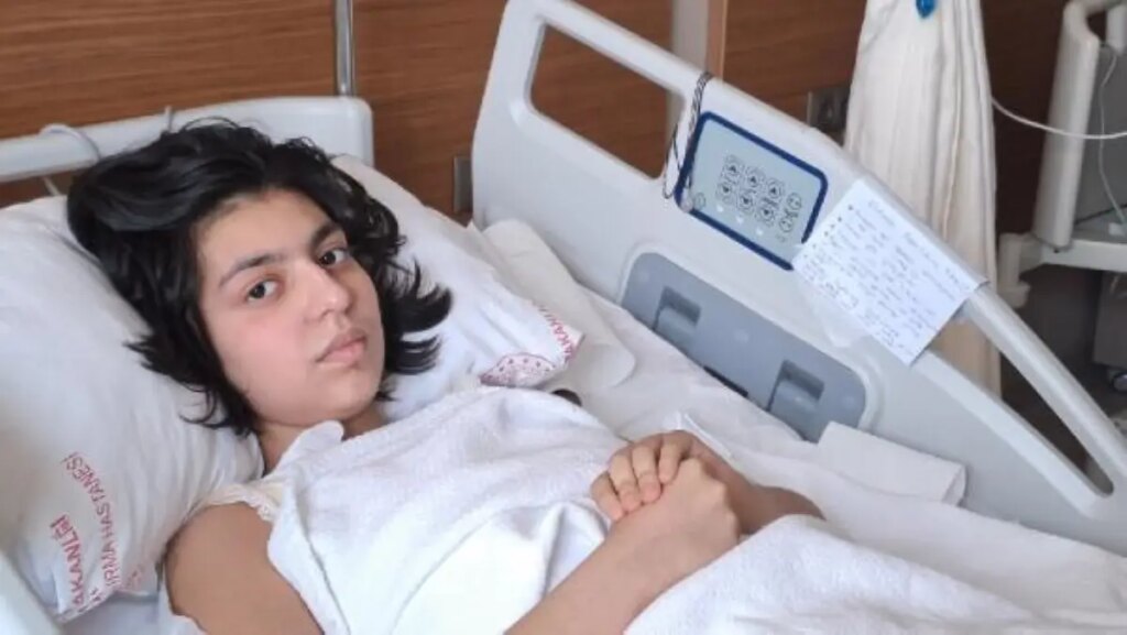 Enkazdan kurtulup hastanede tedavi gören Elif Naz’ın ‘Başa Çıkma Kartı’