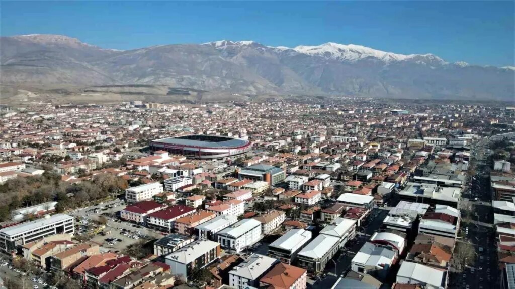 Erzincan’da ocak ayında genel ticaret sistemine göre ihracat 2 milyon 213 bin dolar, ithalat 86 bin dolar olarak gerçekleşti