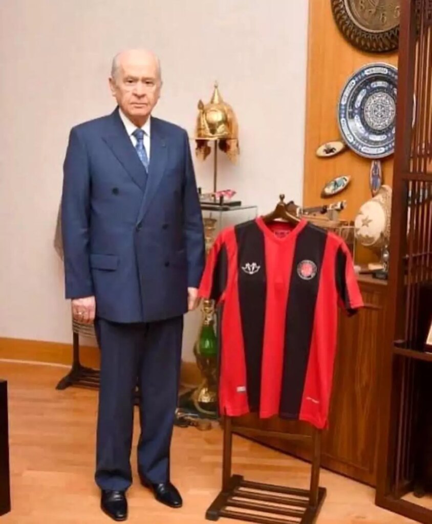 Fatih Karagümrük: “Devlet Bahçeli’nin kulübümüzün üyesi olma kararı büyük bir sevinçle karşılanmıştır”