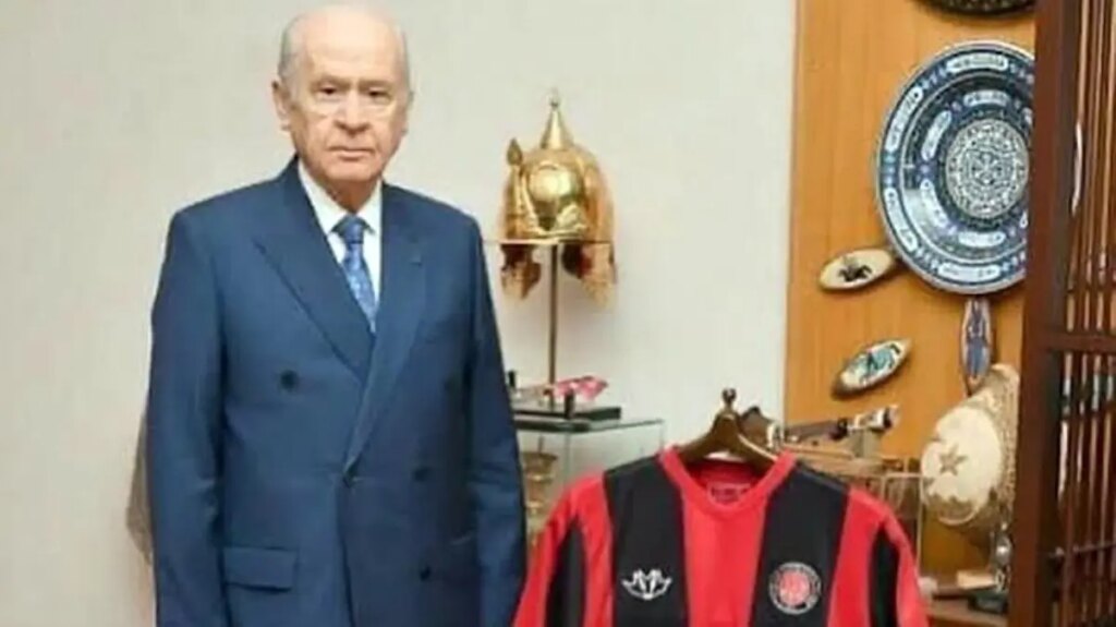 Fatih Karagümrük, MHP lideri Devlet Bahçeli’yi paylaştı: Kulübümüze üye olma kararı büyük sevinçle karşılandı