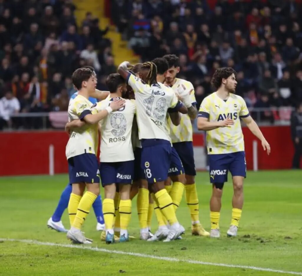 Fenerbahçe, Sevilla deplasmanında