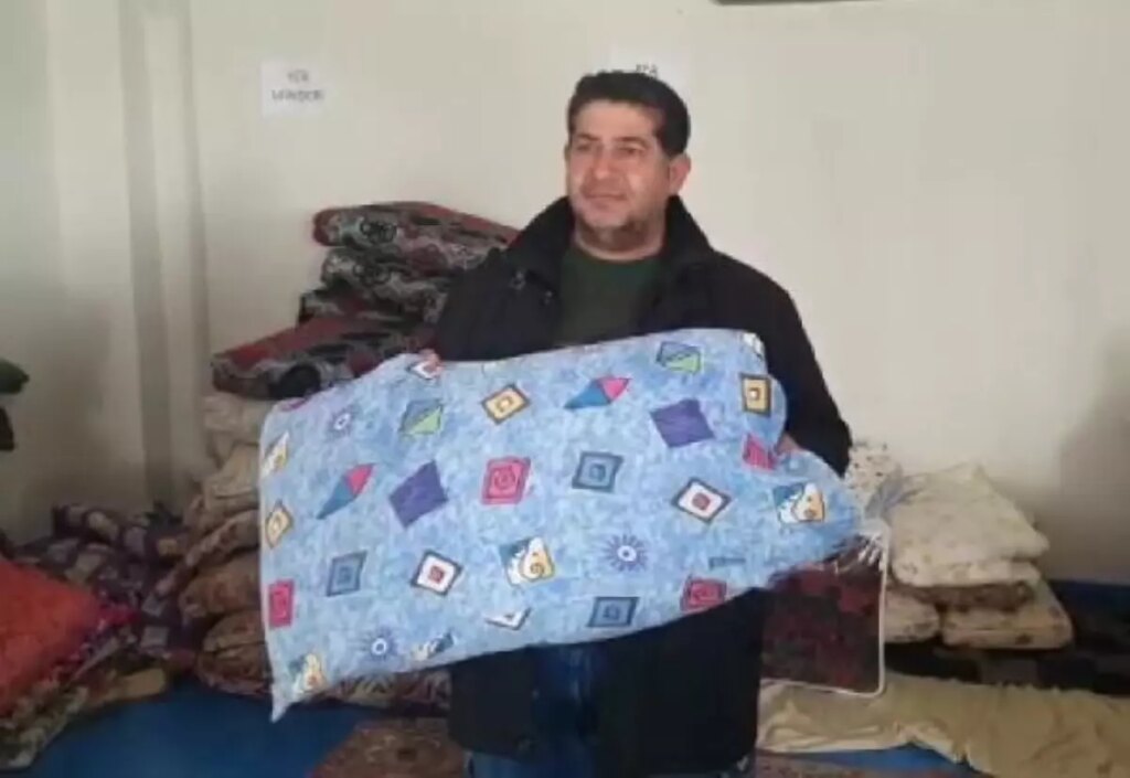 Hataylı depremzedeye verilen yastıktan altın çıktı