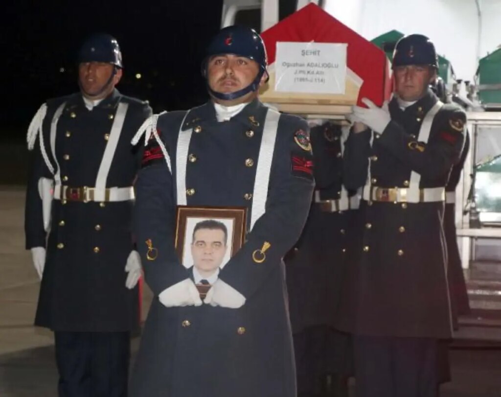 Jandarma Pilot Kıdemli Albay Adalıoğlu, helikopter pervanesinin çarpması sonucu şehit oldu (2)