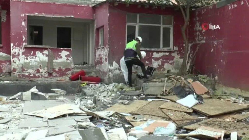 Kartal’da yıkım kararı alınan yapılarda “asbest” denetimi