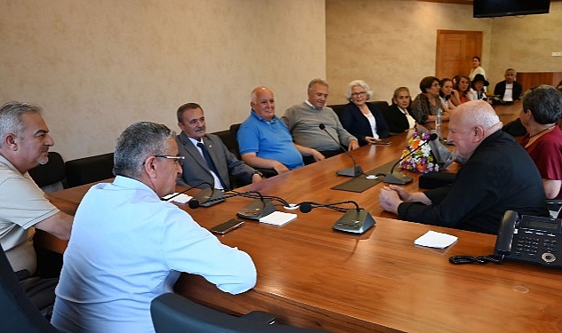 Kemer Belediyesi Gönüllü Halk Korosu’ndan Başkan Topaloğlu’na teşekkür ziyareti