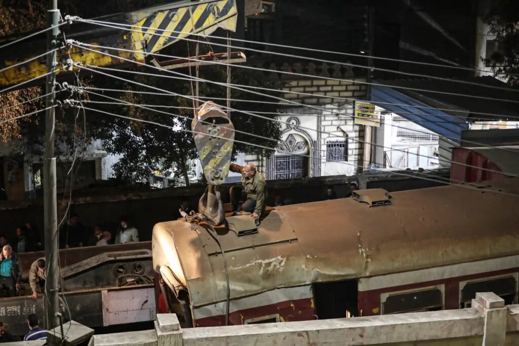 Mısır’daki Tren Kazasında En Az İki Kişi Hayatını Kaybetti
