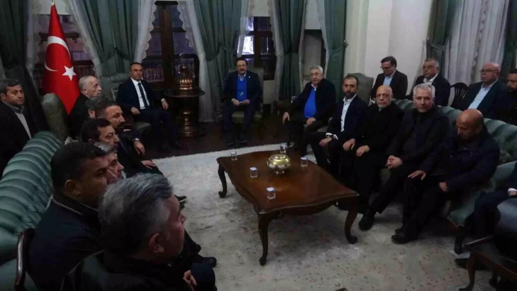 TOBB Başkanı Hisarcıklıoğlu ve STK başkanları, Kilis’te iş adamlarıyla buluştu