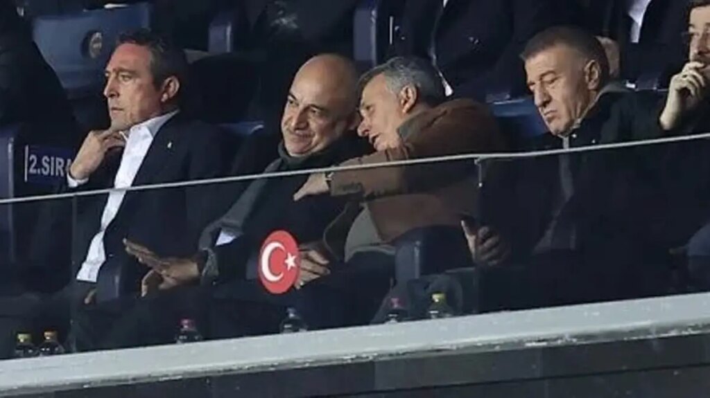 Trabzonspor Başkanı Ahmet Ağaoğlu, “Hükümet istifa” sloganları sonrası yaşandığı iddia edilen olayı yalanladı