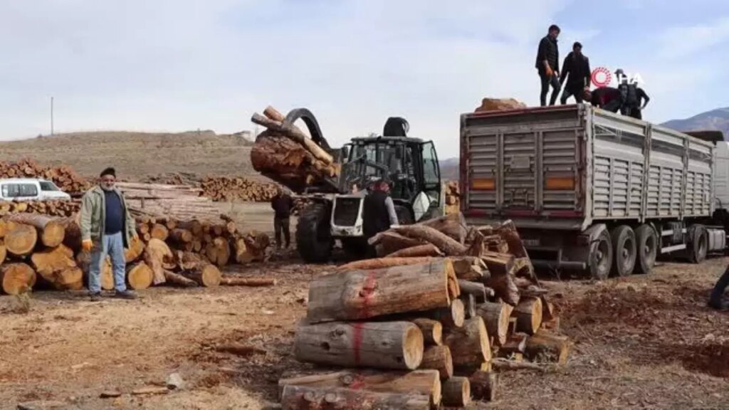 Oltu’dan deprem bölgesine yakacak desteği