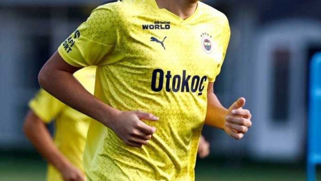 Fenerbahçe’de flaş ayrılık! Bir maça bile çıkmadan gidiyor