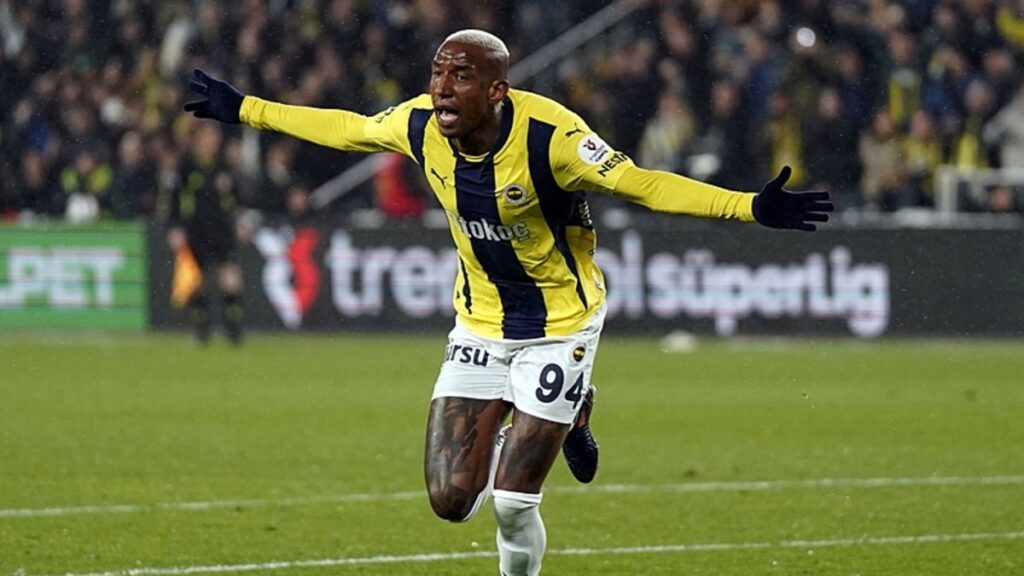 Fenerbahçe’de Talisca’nın hat-trick’i dünyada gündem oldu!